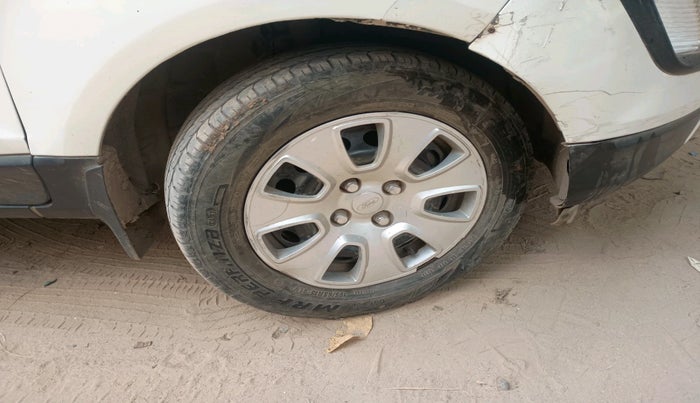 2017 Ford Ecosport TREND 1.5L PETROL, Petrol, Manual, 93,061 km, tyre