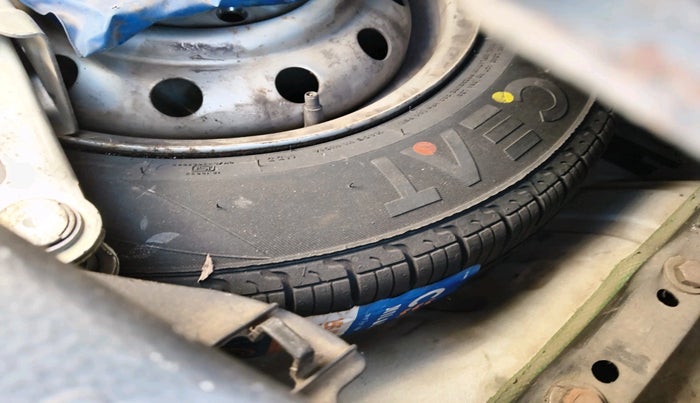 2012 Maruti Wagon R 1.0 LXI, Petrol, Manual, 88,570 km, tyre