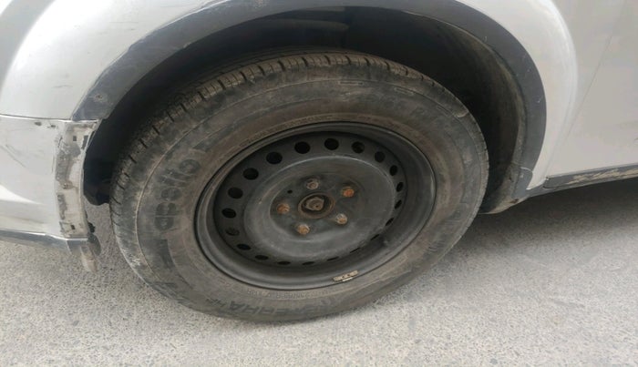 2017 Mahindra XUV500 W6 AT 1.99, Diesel, Automatic, 1,16,700 km, tyre