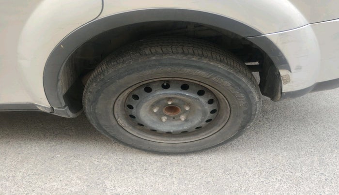 2017 Mahindra XUV500 W6 AT 1.99, Diesel, Automatic, 1,16,700 km, tyre