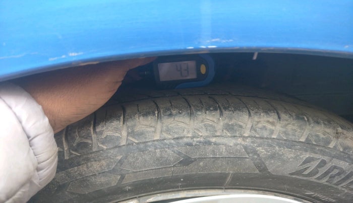 2012 Honda Brio S(O) MT, Petrol, Manual, 1,18,836 km, tyre