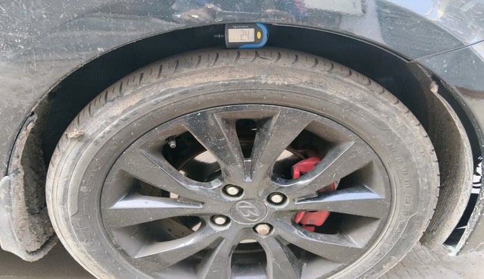 2017 Hyundai Verna 1.6 CRDI SX (O), Diesel, Manual, 1,40,531 km, tyre