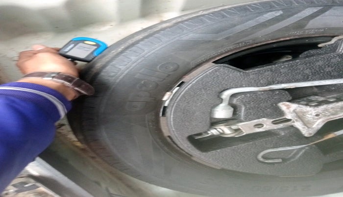 2019 Maruti Vitara Brezza ZDI, Diesel, Manual, 1,60,486 km, tyre