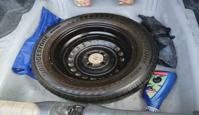 2023 Honda Amaze 1.2L I-VTEC VX CVT, Petrol, Automatic, 31,728 km, tyre