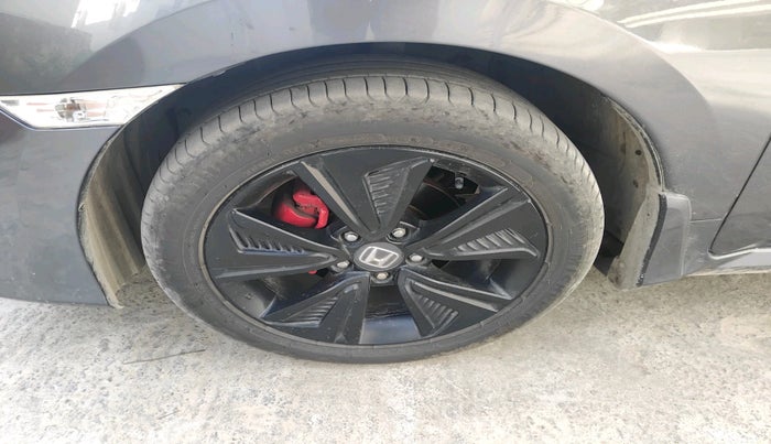 2019 Honda Civic 1.8L I-VTEC ZX CVT, Petrol, Automatic, 69,661 km, tyre