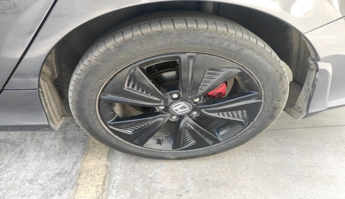 2019 Honda Civic 1.8L I-VTEC ZX CVT, Petrol, Automatic, 69,661 km, tyre