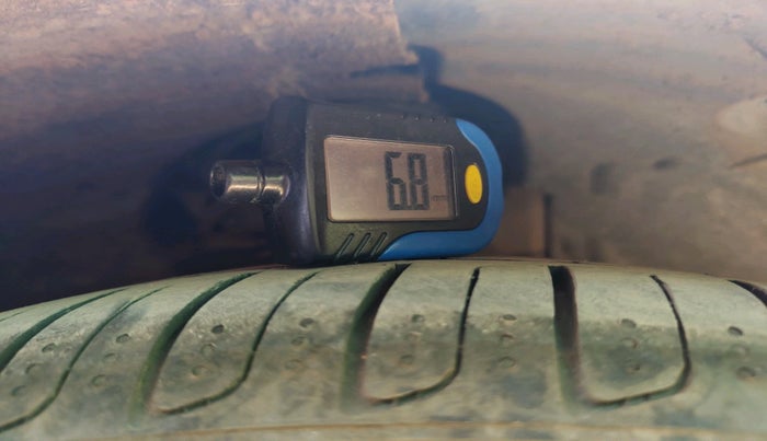 2014 BMW 3 Series 320D GT LUXURY LINE, Diesel, Automatic, 1,56,770 km, tyre