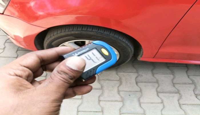 2017 Volkswagen Polo GT TSI AT, Petrol, Automatic, 49,989 km, tyre