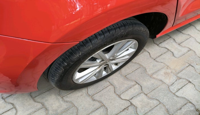 2017 Volkswagen Polo GT TSI AT, Petrol, Automatic, 49,989 km, tyre