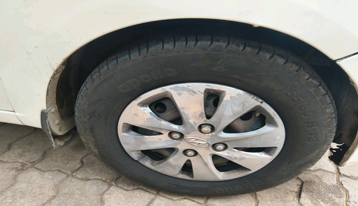 2013 Hyundai i10 SPORTZ 1.2, Petrol, Manual, 2,14,245 km, tyre