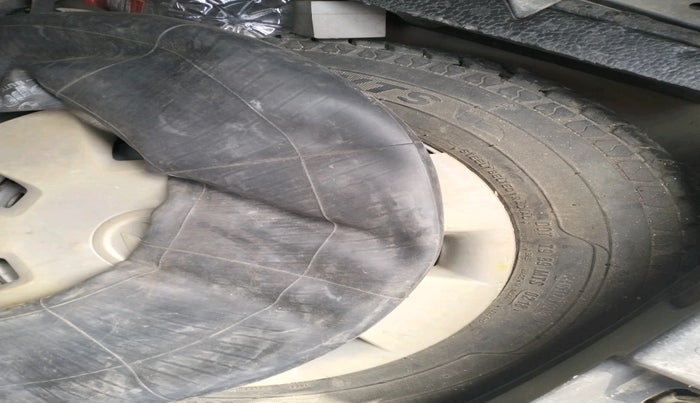 2012 Maruti Wagon R 1.0 LXI, Petrol, Manual, 73,086 km, tyre