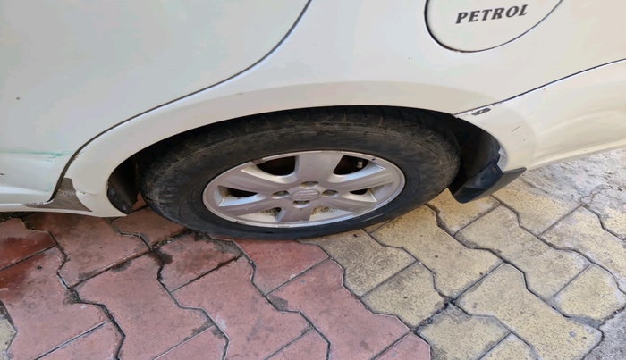 2011 Maruti Swift ZXI, Petrol, Manual, 1,10,810 km, tyre