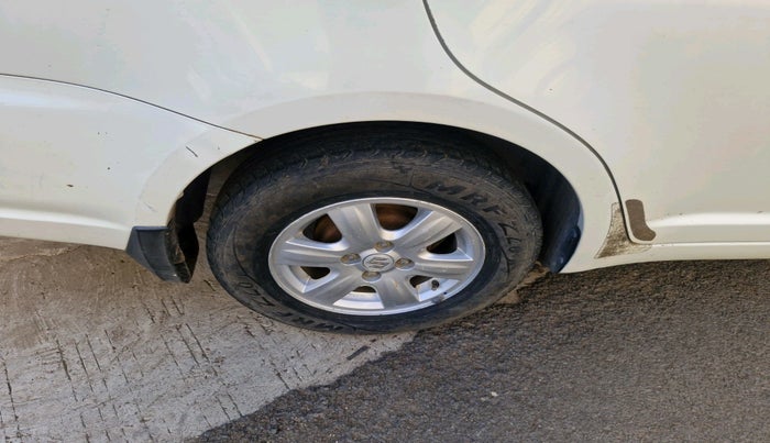 2011 Maruti Swift ZXI, Petrol, Manual, 1,10,810 km, tyre