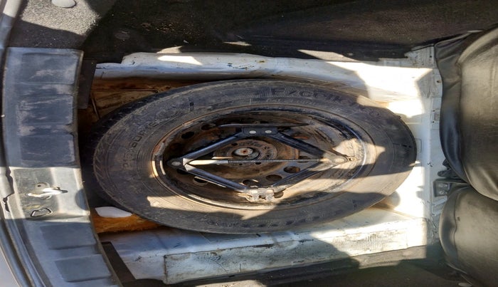 2018 Tata NEXON XZ PLUS DIESEL DUAL TONE, Diesel, Manual, 1,30,401 km, tyre