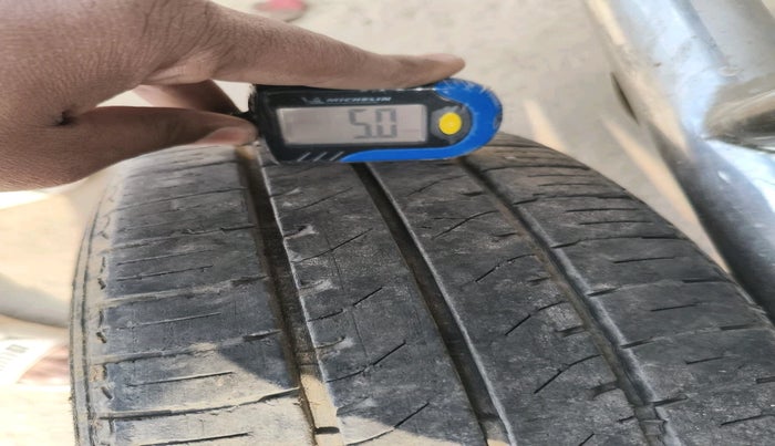 2011 Maruti Zen Estilo VXI, Petrol, Manual, 1,29,698 km, tyre