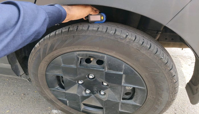 2025 KIA SYROS HTK (O) 1.0 Turbo 6MT, Petrol, Manual, 10,837 km, tyre