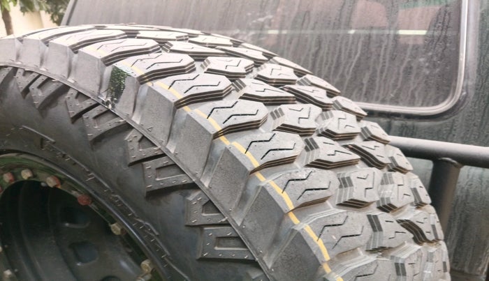 2012 Toyota Land Cruiser 4.2 LX 4X4, Diesel, Manual, 46,173 km, tyre