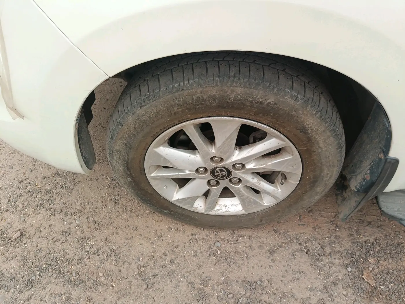 2018 Toyota Innova Crysta 2.4 VX 8 STR, Diesel, Manual, 1,22,580 km, tyre