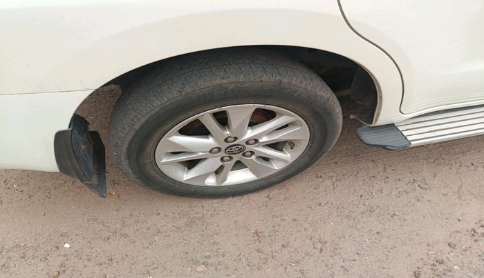 2018 Toyota Innova Crysta 2.4 VX 8 STR, Diesel, Manual, 1,22,580 km, tyre