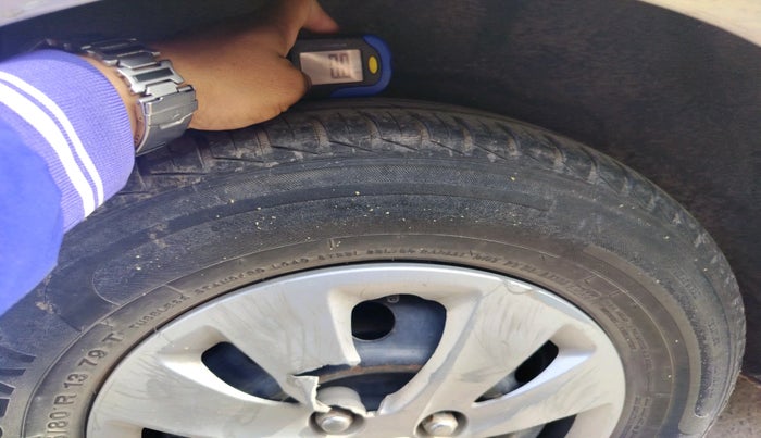 2011 Hyundai i10 MAGNA 1.1, Petrol, Manual, 1,22,702 km, tyre