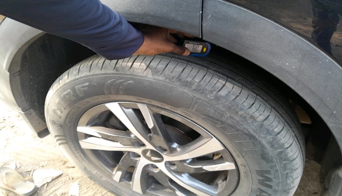 2023 Mahindra XUV700 AX3 D MT 5 STR, Diesel, Manual, 46,271 km, tyre