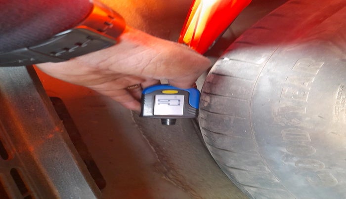 2017 Volkswagen Ameo TRENDLINE 1.2L, Petrol, Manual, 66,963 km, tyre