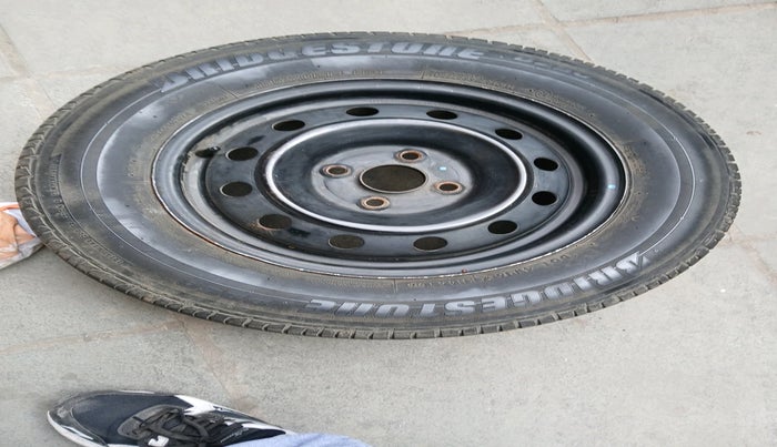 2016 Maruti Swift VDI, Diesel, Manual, 1,58,881 km, tyre