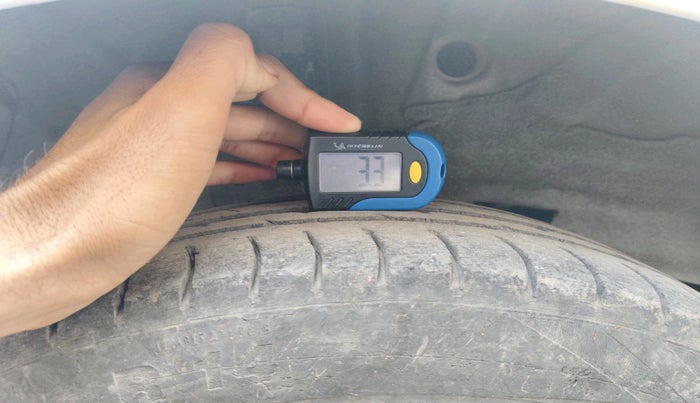 2015 Hyundai Grand i10 MAGNA 1.1 CRDI, Diesel, Manual, 80,566 km, tyre