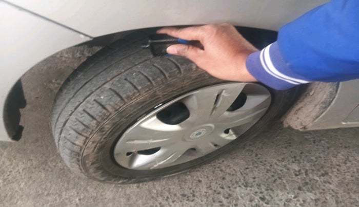 2015 Maruti Wagon R 1.0 VXI, Petrol, Manual, 82,801 km, tyre