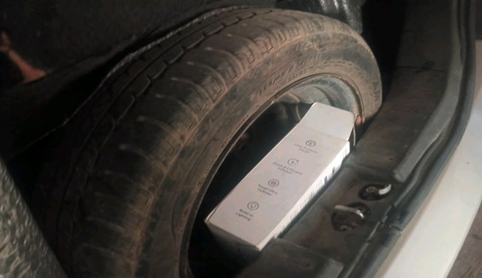 2015 Maruti Wagon R 1.0 VXI, Petrol, Manual, 82,801 km, tyre