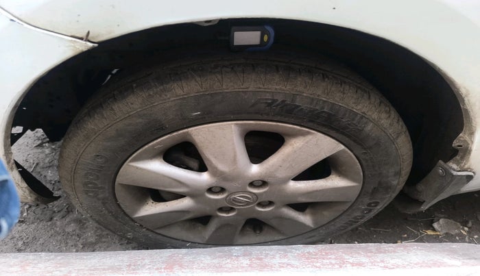 2011 Nissan Micra XV DIESEL, Diesel, Manual, 1,23,156 km, tyre