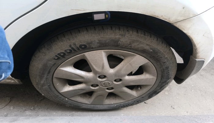 2011 Nissan Micra XV DIESEL, Diesel, Manual, 1,23,156 km, tyre