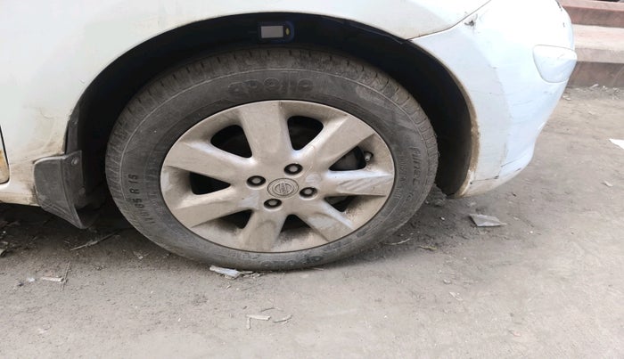 2011 Nissan Micra XV DIESEL, Diesel, Manual, 1,23,156 km, tyre