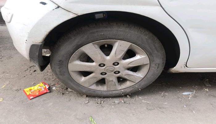 2011 Nissan Micra XV DIESEL, Diesel, Manual, 1,23,156 km, tyre