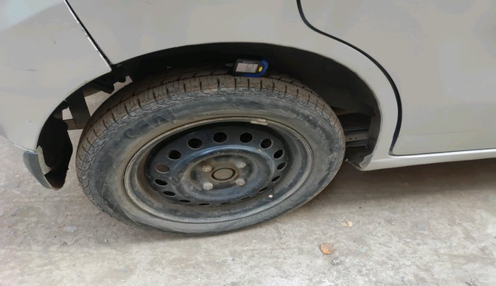 2011 Maruti Wagon R 1.0 VXI, Petrol, Manual, 72,387 km, tyre