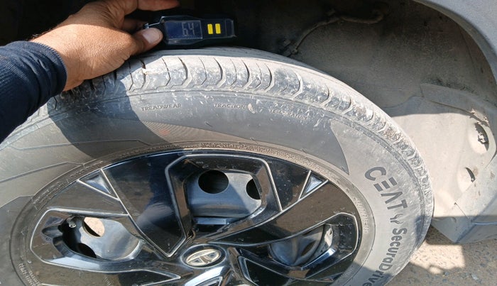 2023 Tata PUNCH ADVENTURE AMT, Petrol, Automatic, 51,534 km, tyre