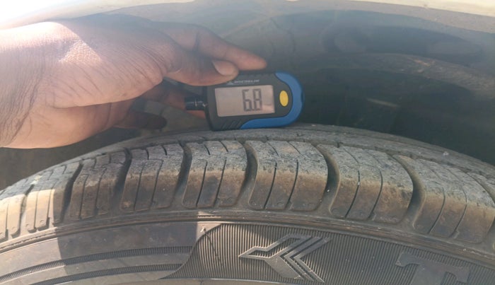 2011 Maruti SX4 VXI, Petrol, Manual, 70,275 km, tyre