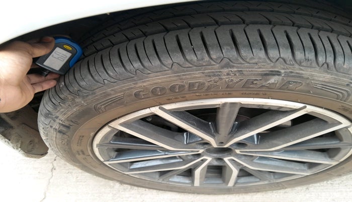 2024 BMW X1 sDrive18i M Sport, Petrol, Automatic, 34,566 km, tyre