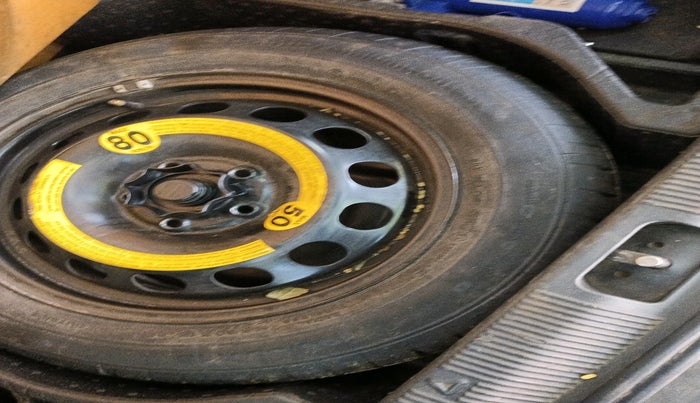 2012 Skoda Yeti ELEGANCE 2.0 TDI CR 4X4, Diesel, Manual, 1,53,400 km, tyre