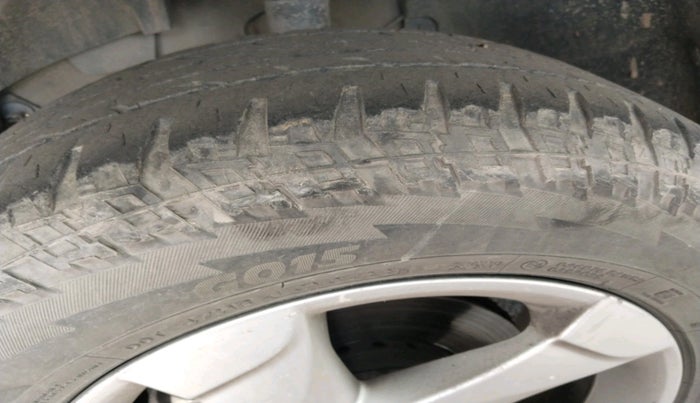 2015 Renault Duster 110 PS RXZ DIESEL PLUS, Diesel, Manual, 1,84,357 km, tyre