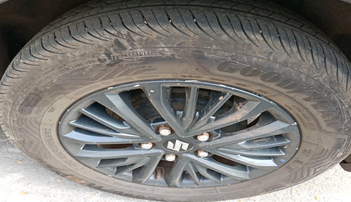 2021 Maruti XL6 ZETA MT, Petrol, Manual, 1,40,073 km, tyre