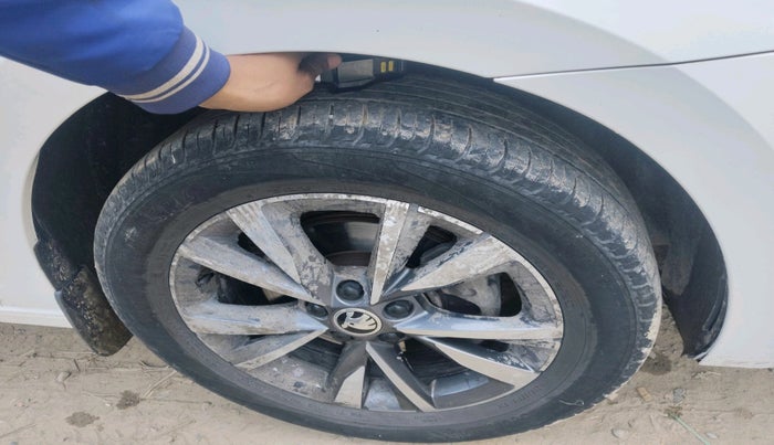 2022 Skoda SLAVIA STYLE 1.0L TSI AT, Petrol, Automatic, 49,429 km, tyre