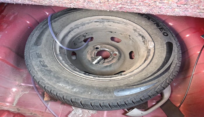 2019 Renault Kwid RXT 1.0 AMT (O), Petrol, Automatic, 73,757 km, tyre