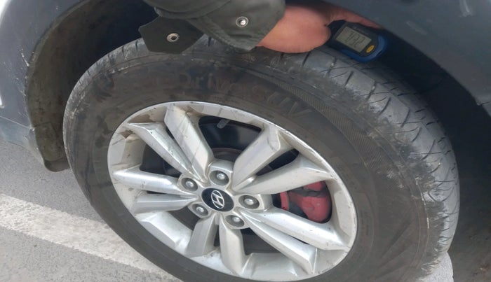 2017 Hyundai Creta SX PLUS 1.6 DIESEL, Diesel, Manual, 1,61,360 km, tyre