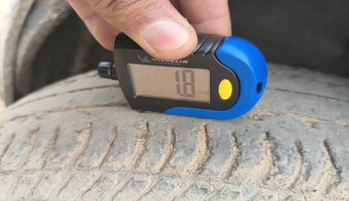 2013 Maruti Ritz LXI, Petrol, Manual, 1,09,001 km, tyre