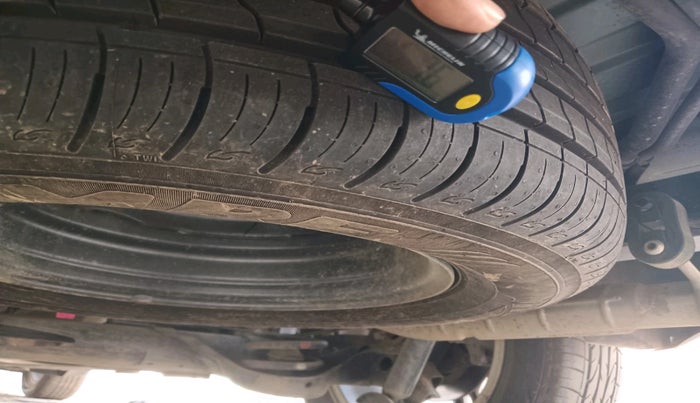 2023 Mahindra MARAZZO M 6 + 8 STR, Diesel, Manual, 7,358 km, tyre