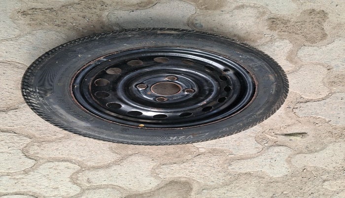 2016 Ford Figo Aspire TITANIUM 1.2 PETROL, Petrol, Manual, 1,03,062 km, tyre