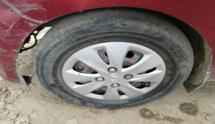 2012 Hyundai i10 MAGNA 1.2, Petrol, Manual, 1,20,304 km, tyre