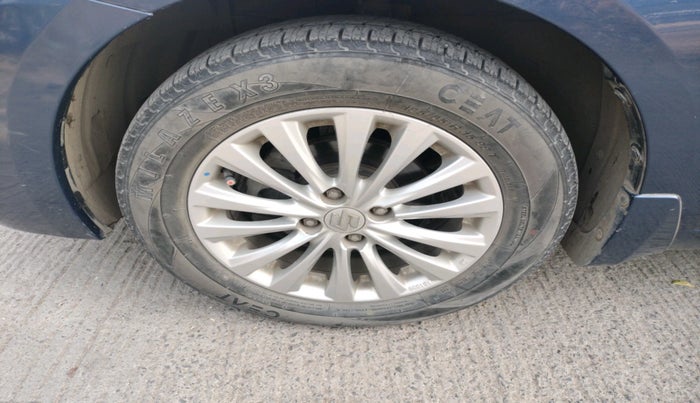 2018 Maruti Ciaz DELTA 1.5 SHVS MT PETROL, Petrol, Manual, 65,905 km, tyre