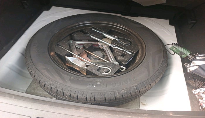 2022 MG ASTOR SHARP 1.5 CVT, Petrol, Automatic, 24,608 km, tyre